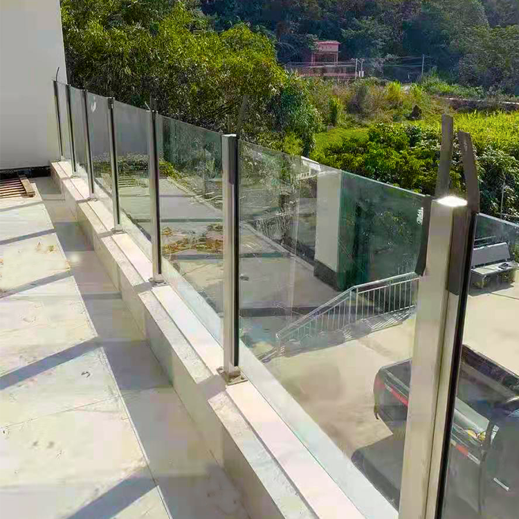 frameless glass balustrade railing