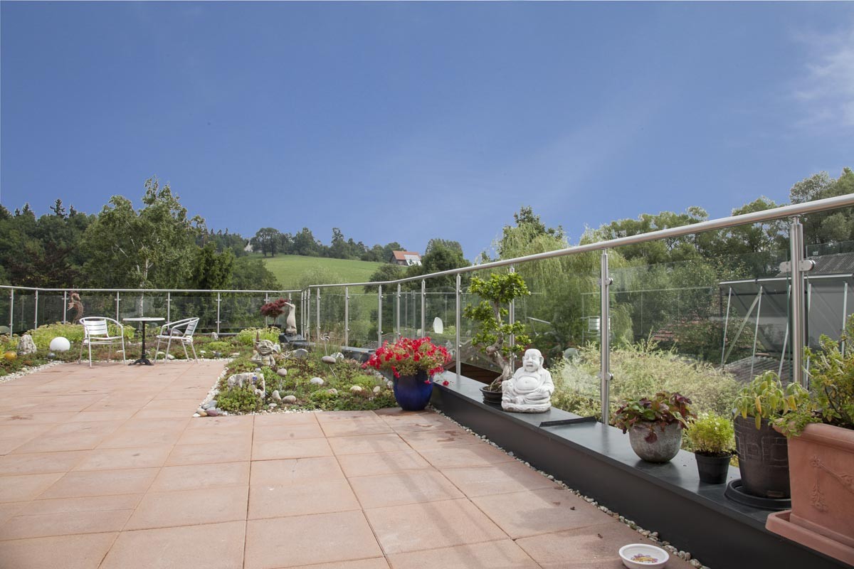 glass garden balustrade