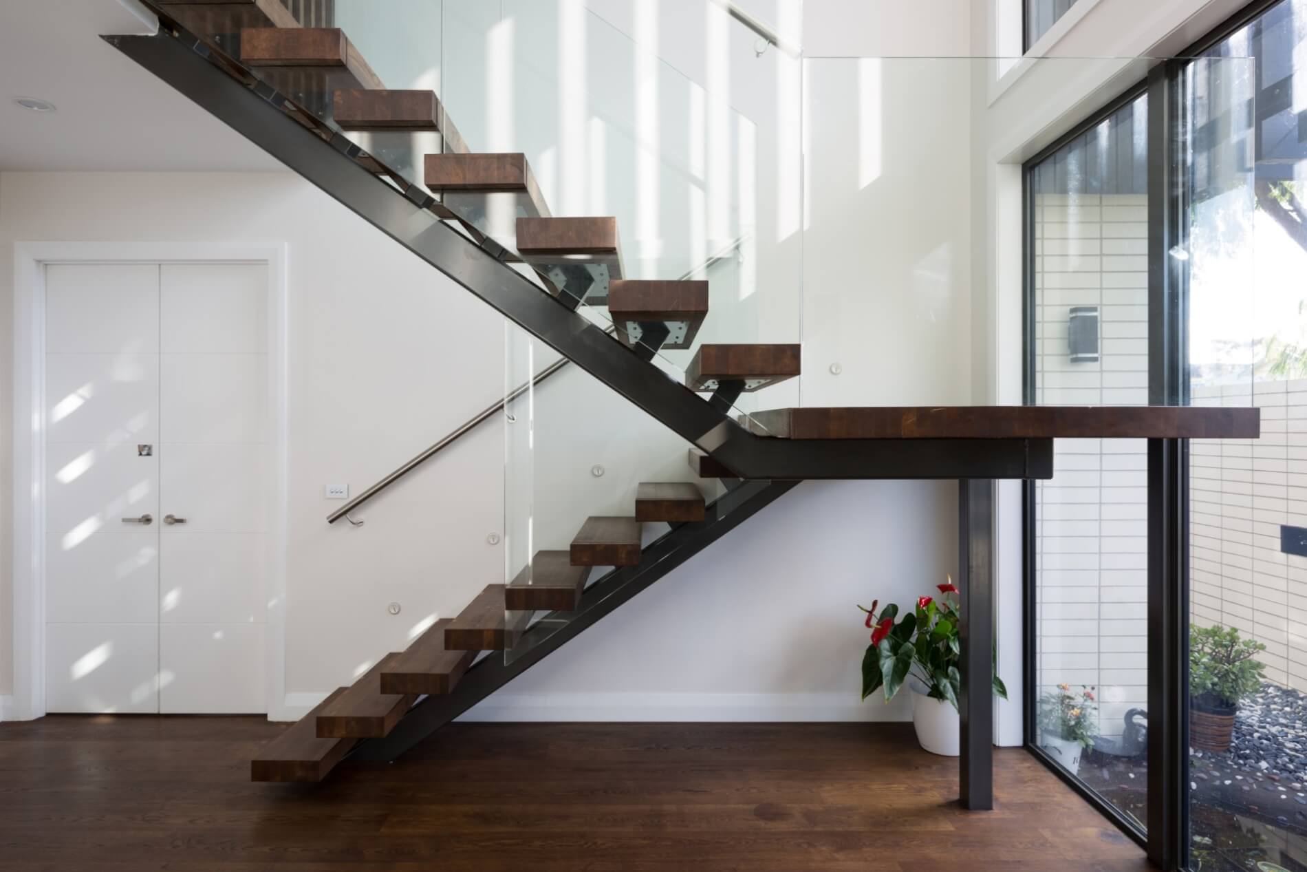 Purchasing Guide to Right Steel Staircase for Your Home